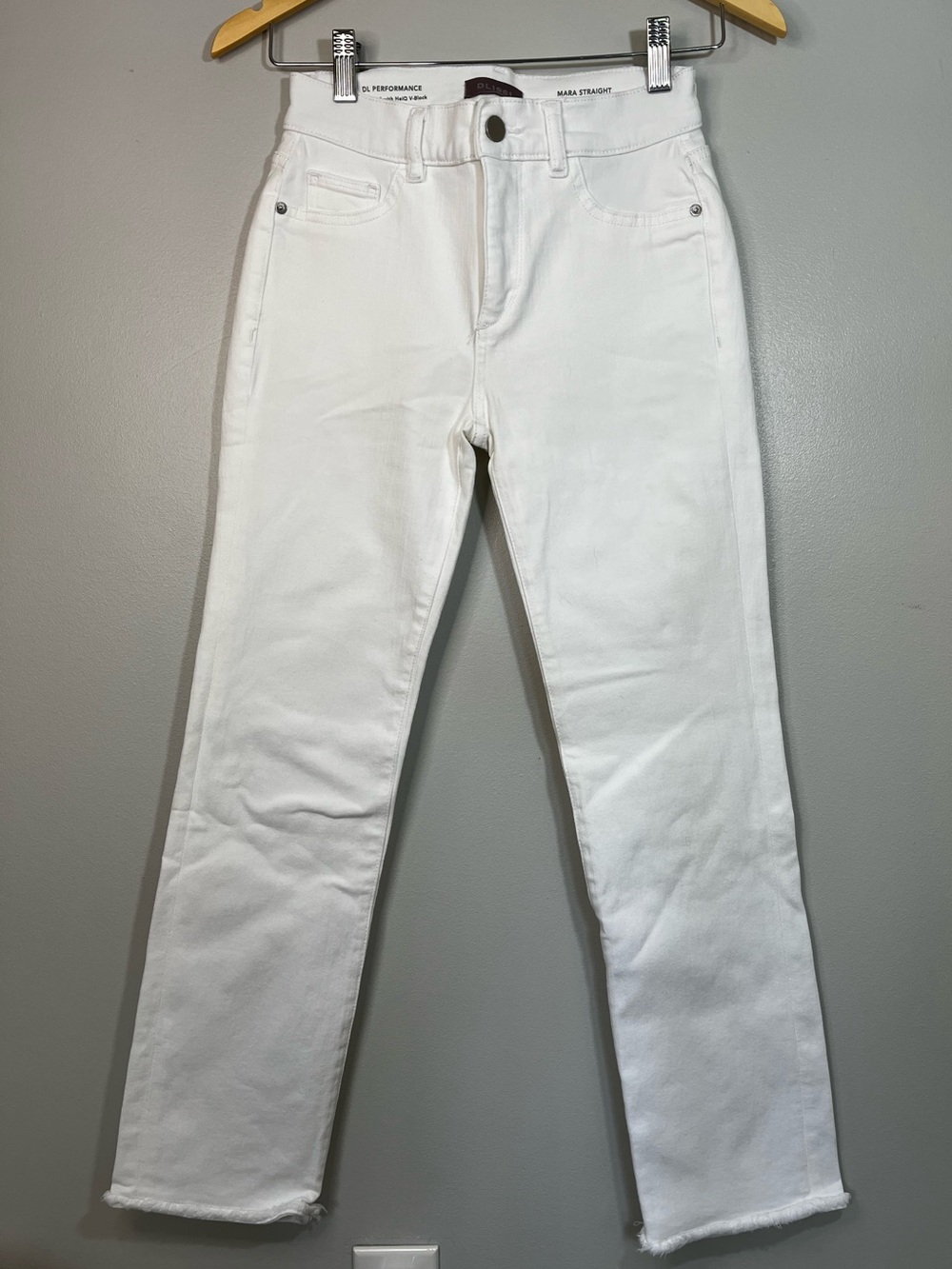 DL1961 Mara Straight Leg Mid Rise White Jeans Women’s 25